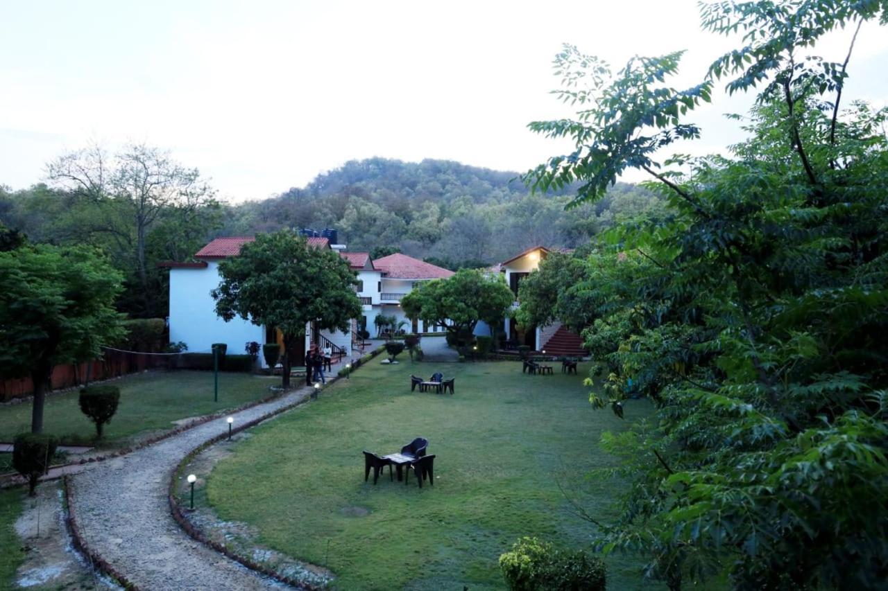 Jim Corbett Resort รามนาการ์ ภายนอก รูปภาพ